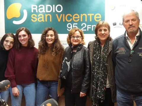 El Món Per Un Forat