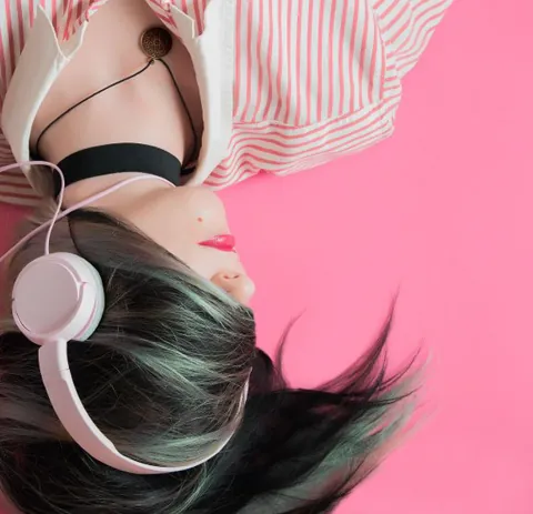 MÚSICA Y MÁS